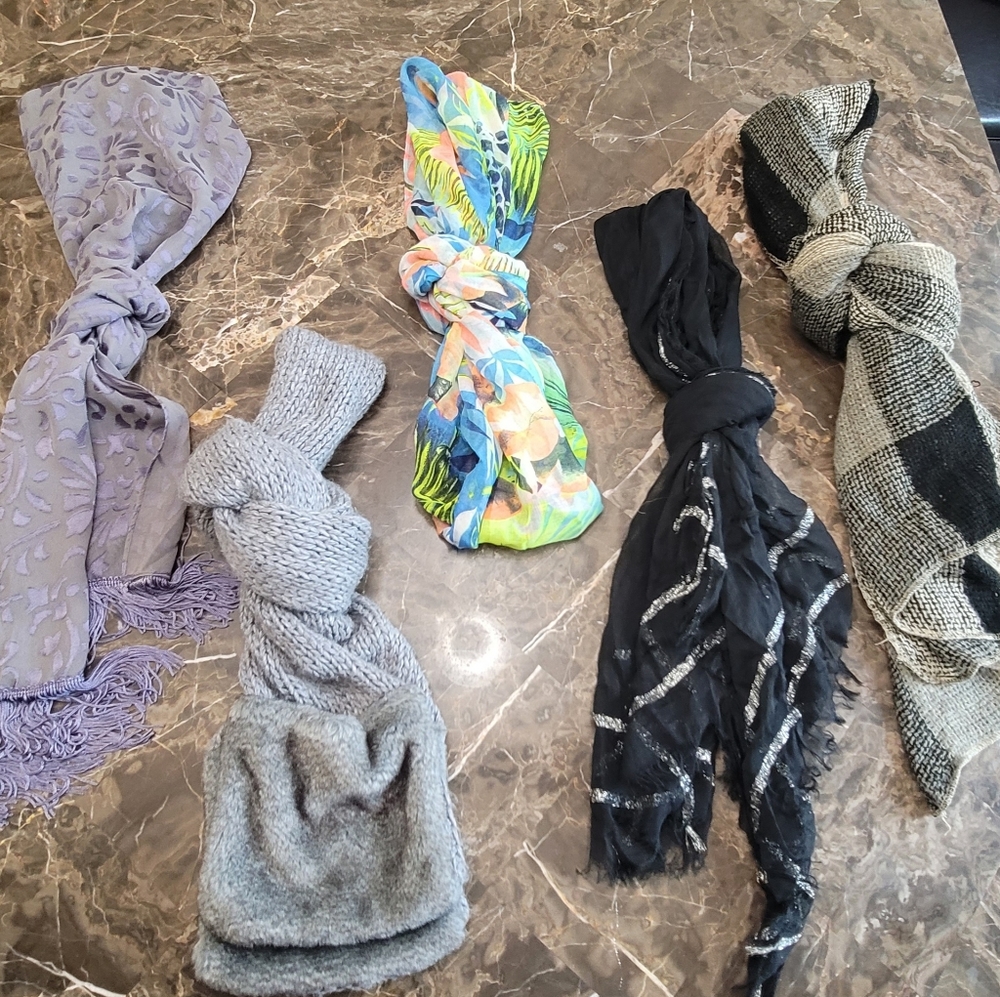 Scarves bundle! Lot of 5 scarves and I'll throw a mystery scarf in for free!